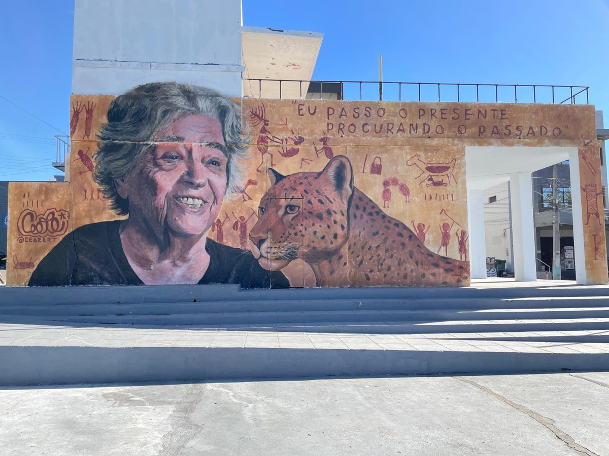 Niède Guidon ganha mural na Praça do Abrigo em São Raimundo Nonato
