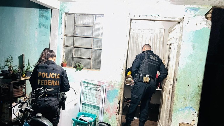PF cumpre mandado em Teresina contra armazenamento de material sexual infantil