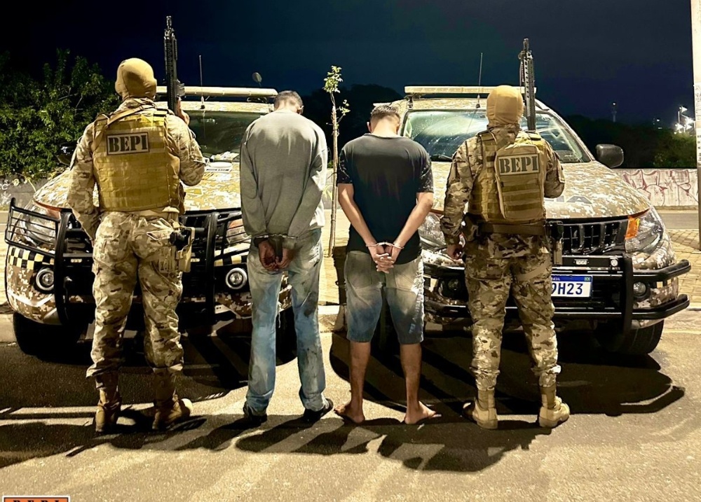 PM prende dupla suspeita de tráfico de drogas na zona Leste de Teresina