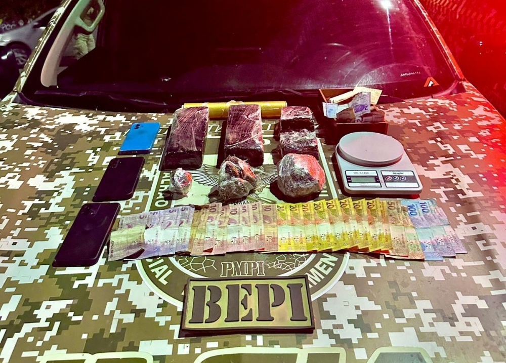PM prende dupla suspeita de tráfico de drogas na zona Leste de Teresina