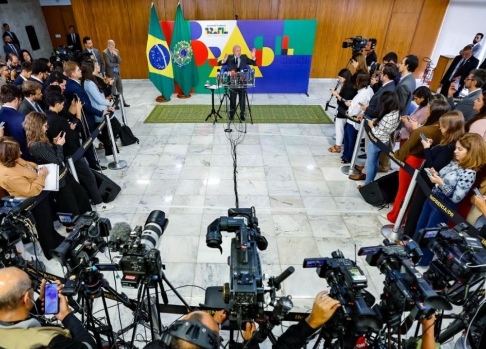Presidente Lula realiza coletiva de imprensa para reafirmar controle do Governo