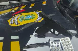 PRF apreende pistola, punhal e anfetaminas durante abordagem na BR-316 em Valença (Foto: Reprodução)