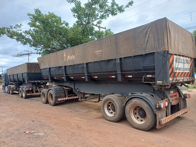PRF flagra caminhão com defeito nos freios e mais de 20 irregularidades em Picos