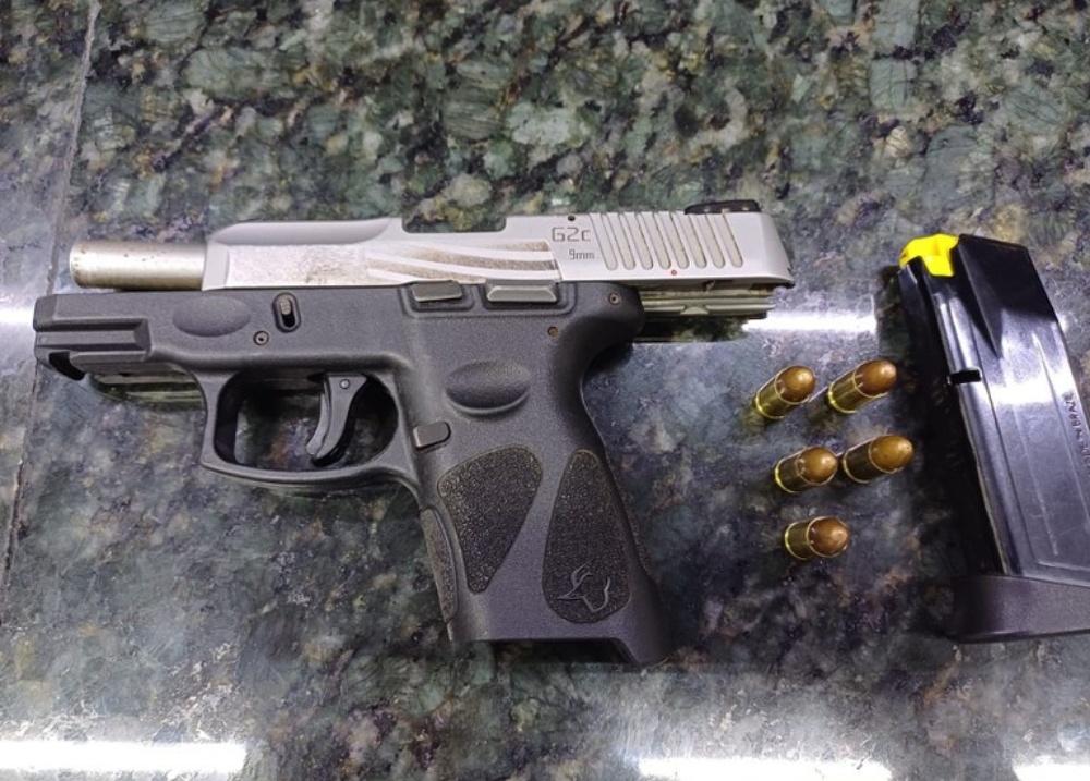 PRF prende homem por porte ilegal de arma de fogo de uso restrito em Teresina