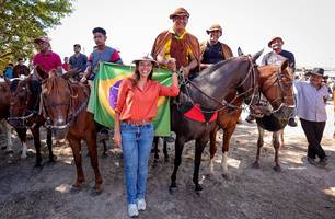 Primeira-dama Dra. Gisele  participa do Dia do Vaqueiro em Timon (Foto: Jackson Douglas/AsCom) Primeira-dama Dra. Gisele  participa do Dia do Vaqueiro em Timon (Foto: Jackson Douglas/AsCom)