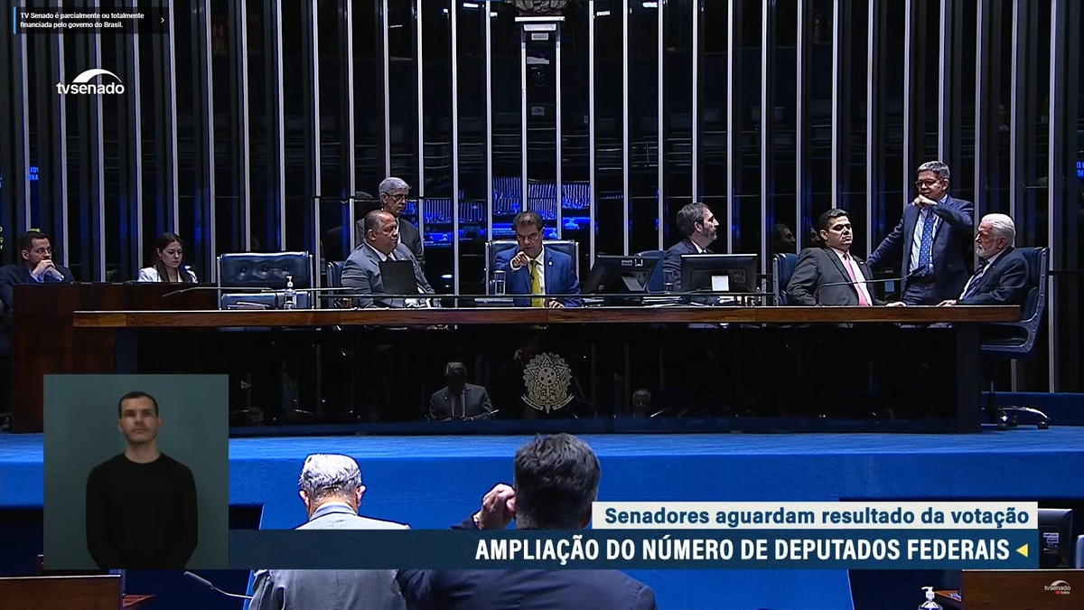 Senado aprova proposta que aumenta número de deputados federais para 531