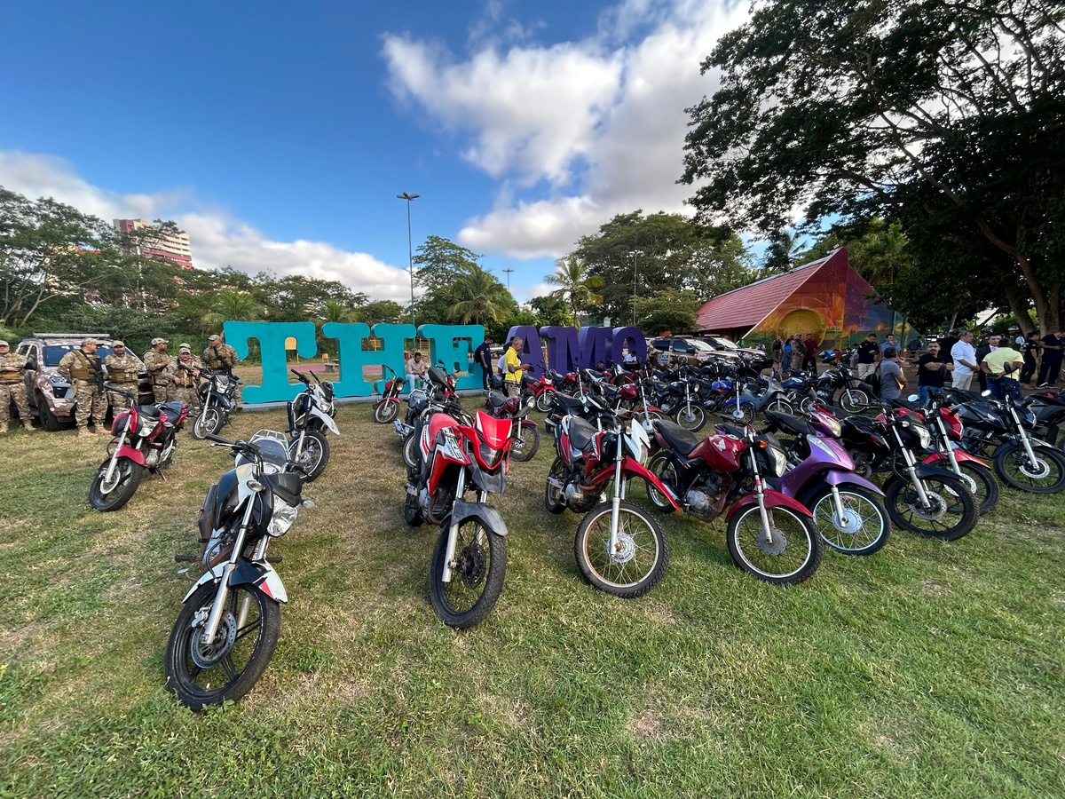 SSP-PI faz primeira entrega coletiva de veículos roubados recuperados