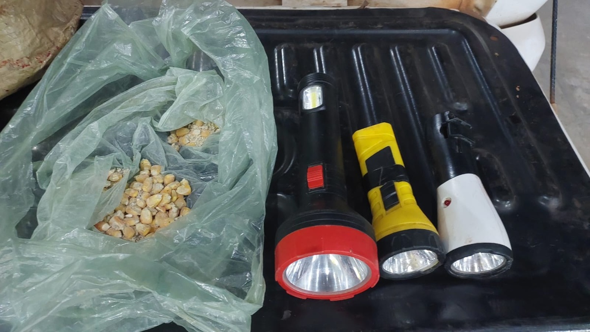 Suspeitos de furto de animais são presos com moto, facões e dinheiro em Batalha