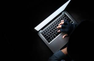 Vazamento sem precedentes expõe 16 bilhões de senhas de Apple, Google e mais (Foto: Reprodução/Canva) Vazamento sem precedentes expõe 16 bilhões de senhas de Apple, Google e mais (Foto: Reprodução/Canva)