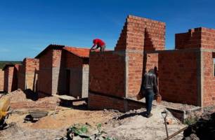 Construção de 30 novas casas no Conjunto Bernardo Rêgo avança em Esperantina (Foto: Reprodução) Construção de 30 novas casas no Conjunto Bernardo Rêgo avança em Esperantina (Foto: Reprodução)