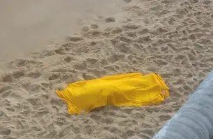 Corpo de mulher é encontrado após afogamento na praia da Pedra do Sal (Foto: Reprodução) Corpo de mulher é encontrado após afogamento na praia da Pedra do Sal (Foto: Reprodução)