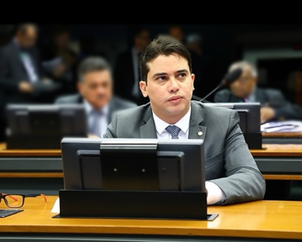 Deputado federal Júnior Mano