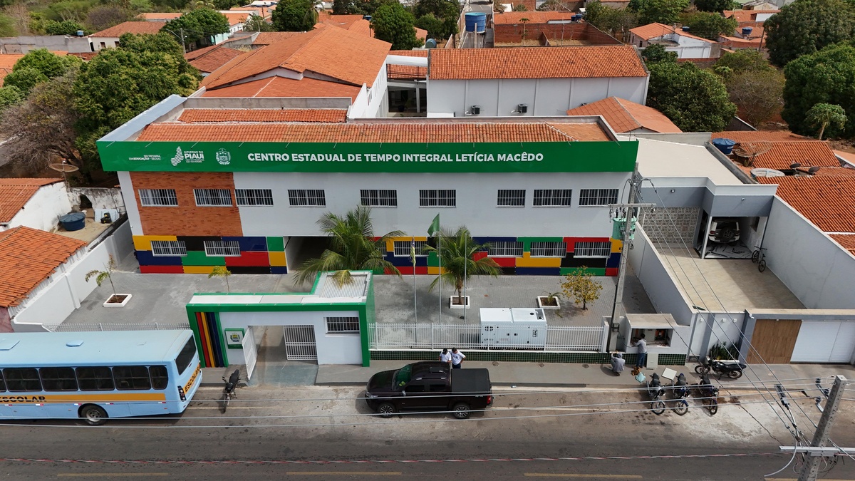 Escola movimenta férias com atividades lúdicas e criativas em Anísio de Abreu