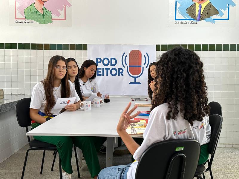 Escola movimenta férias com atividades lúdicas e criativas em Anísio de Abreu