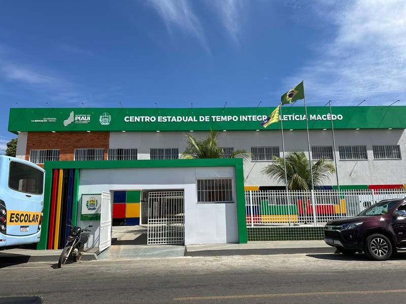 Escola movimenta férias com atividades lúdicas e criativas em Anísio de Abreu