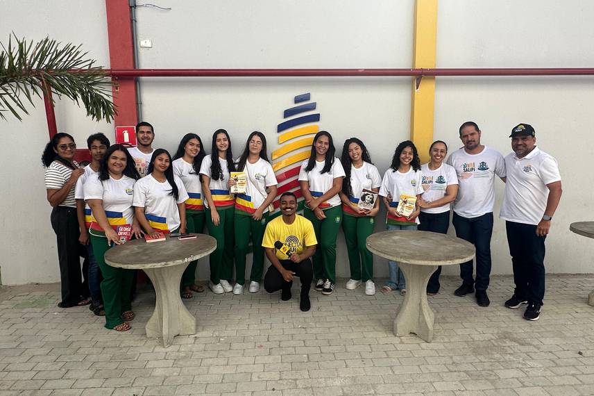 Escola movimenta férias com atividades lúdicas e criativas em Anísio de Abreu Escola movimenta férias com atividades lúdicas e criativas em Anísio de Abreu
