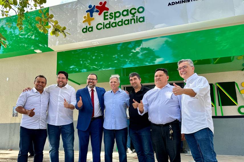 Governador inaugura escola, Espaço da Cidadania e asfalto em Altos Governador inaugura escola, Espaço da Cidadania e asfalto em Altos