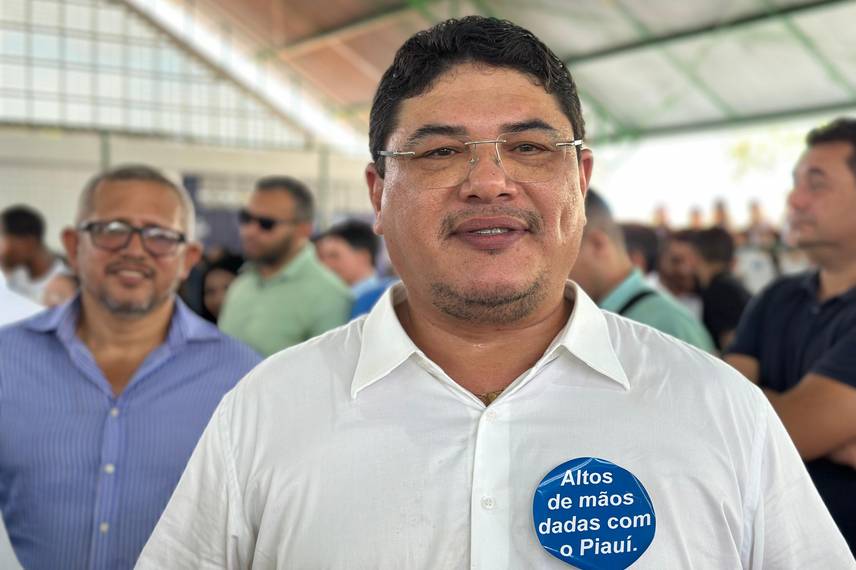 Governador inaugura escola, Espaço da Cidadania e asfalto em Altos Governador inaugura escola, Espaço da Cidadania e asfalto em Altos