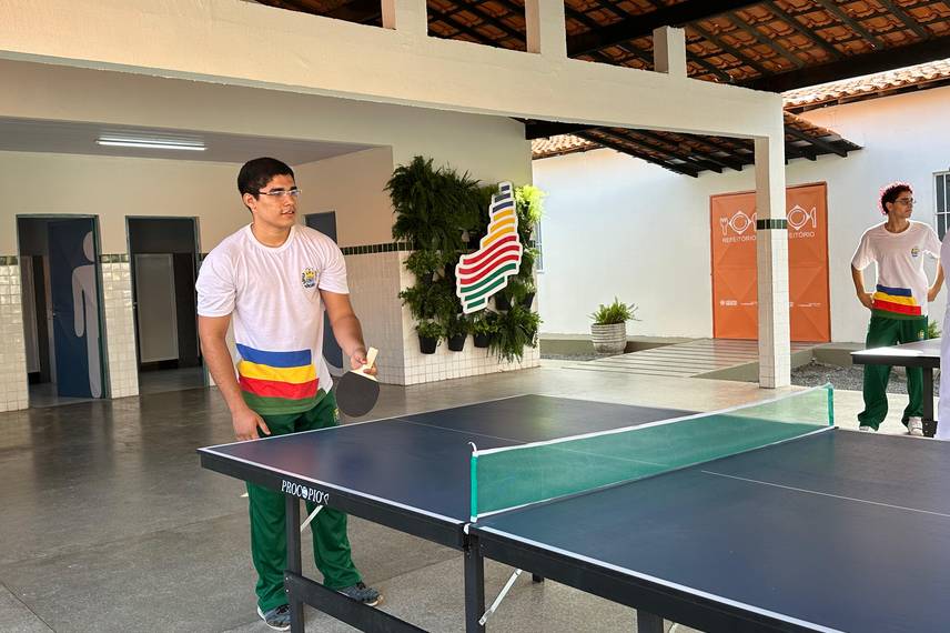 Governador inaugura escola, Espaço da Cidadania e asfalto em Altos Governador inaugura escola, Espaço da Cidadania e asfalto em Altos