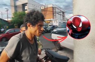 'Homem-Aranha' é preso ao escalar prédio para furtar ar-condicionado em Teresina (Foto: Repórter 12/Conecta Piauí) 'Homem-Aranha' é preso ao escalar prédio para furtar ar-condicionado em Teresina (Foto: Repórter 12/Conecta Piauí)
