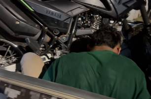 Homem é preso com moto roubada após perseguição na zona Sul de Teresina (Foto: Reprodução)