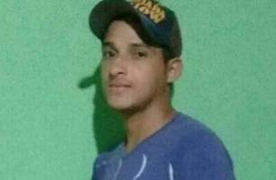 Homem morre após ser brutalmente espancado e esfaqueado durante festa em Floriano (Foto: Reprodução) Homem morre após ser brutalmente espancado e esfaqueado durante festa em Floriano (Foto: Reprodução)
