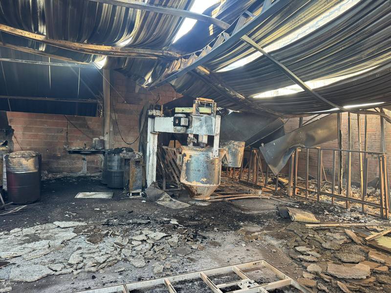 Incêndio atinge fábrica de móveis em Água Branca e é contido pelos bombeiros