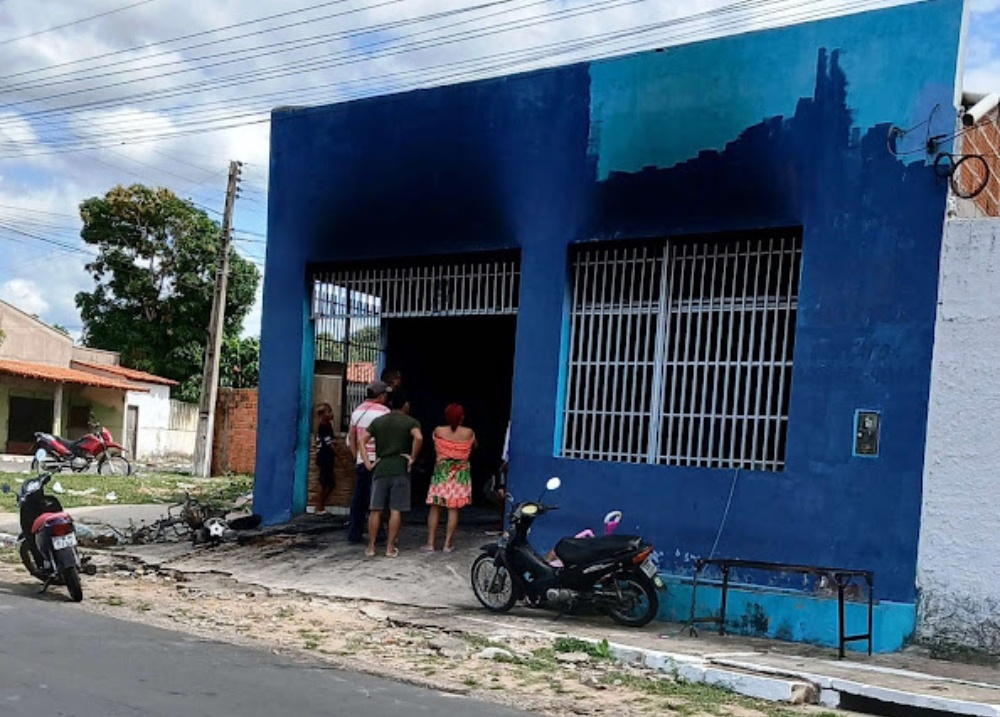 Incêndio atinge oficina de motos em Parnaíba após curto-circuito em motocicleta