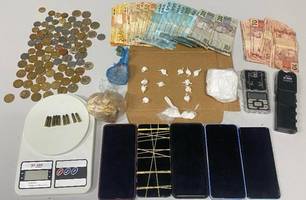 Itens apreendidos com trio de criminosos em Valença (Foto: Divulgação - ASCOM/SSP) Itens apreendidos com trio de criminosos em Valença (Foto: Divulgação - ASCOM/SSP)