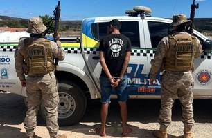 Jovem é preso com cocaína, maconha e materiais para venda em Monsenhor Hipólito (Foto: Divulgação/BEPI) Jovem é preso com cocaína, maconha e materiais para venda em Monsenhor Hipólito (Foto: Divulgação/BEPI)