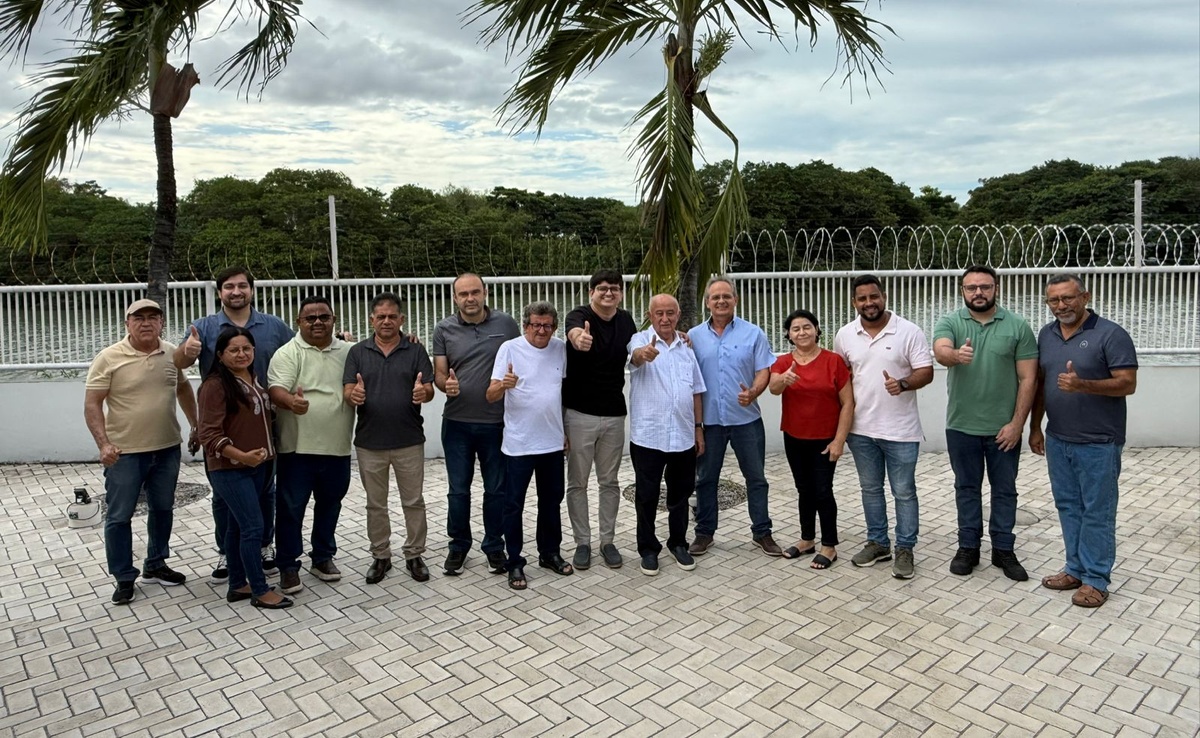 Júlio César e 12 vereadores de Parnaíba.