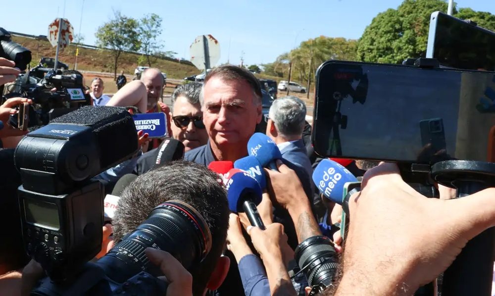 Maioria da 1ª Turma do STF vota por manter cautelares contra Bolsonaro