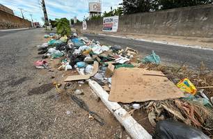 Moradores denunciam lixo acumulado há dois meses no bairro Tabuleta, em Teresina (Foto: Conecta Piauí) Moradores denunciam lixo acumulado há dois meses no bairro Tabuleta, em Teresina (Foto: Conecta Piauí)