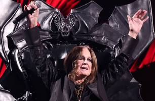 Ozzy Osbourne em 2024 (Foto: Reprodução/Kevin Mazur / Getty Images for The Rock and Roll Hall of Fame) Ozzy Osbourne em 2024 (Foto: Reprodução/Kevin Mazur / Getty Images for The Rock and Roll Hall of Fame)