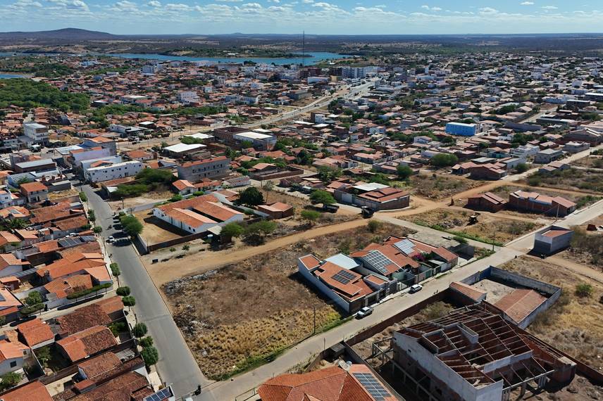 Paulistana vive nova fase com série de obras de infraestrutura Paulistana vive nova fase com série de obras de infraestrutura