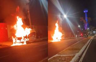 Perda total: carro fica completamente destruído após pegar fogo em Teresina (Foto: Reprodução) Perda total: carro fica completamente destruído após pegar fogo em Teresina (Foto: Reprodução)