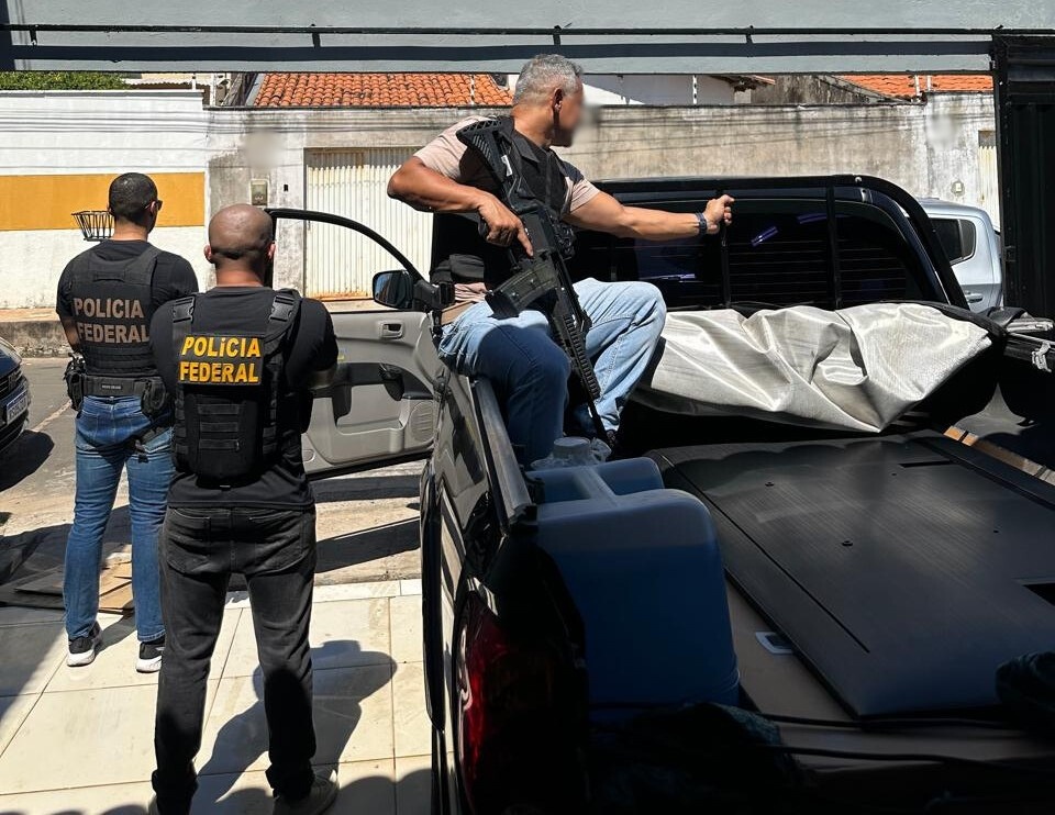 PF deflagra operação e apreende mais de 300 kg de drogas