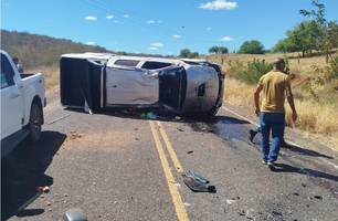 PM intercepta caminhoneiro que fugiu após acidente entre Betânia e Paulistana (Foto: Divulgação/PMPI/Ascom)