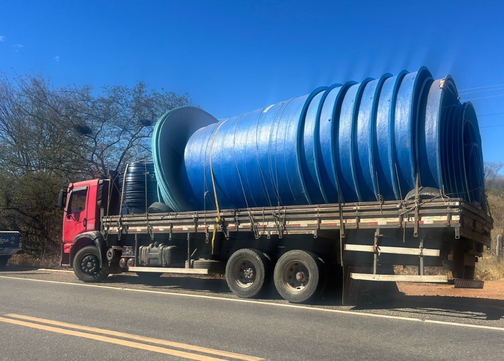 PM intercepta caminhoneiro que fugiu após acidente entre Betânia e Paulistana