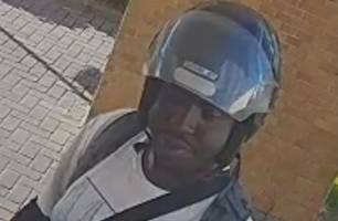 Polícia divulga foto de falso entregador de flores suspeito de golpes em Teresina (Foto: Divulgação/Polícia Civil) Polícia divulga foto de falso entregador de flores suspeito de golpes em Teresina (Foto: Divulgação/Polícia Civil)