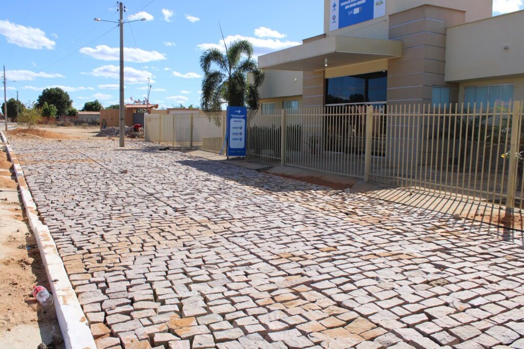 Prefeito acompanha obras e mutirão de limpeza no Povoado Pé do Morro