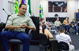 Prefeito Pedro Gomes participa de diálogo com vereadores na Câmara Municipal (Foto: Reprodução) Prefeito Pedro Gomes participa de diálogo com vereadores na Câmara Municipal (Foto: Reprodução)
