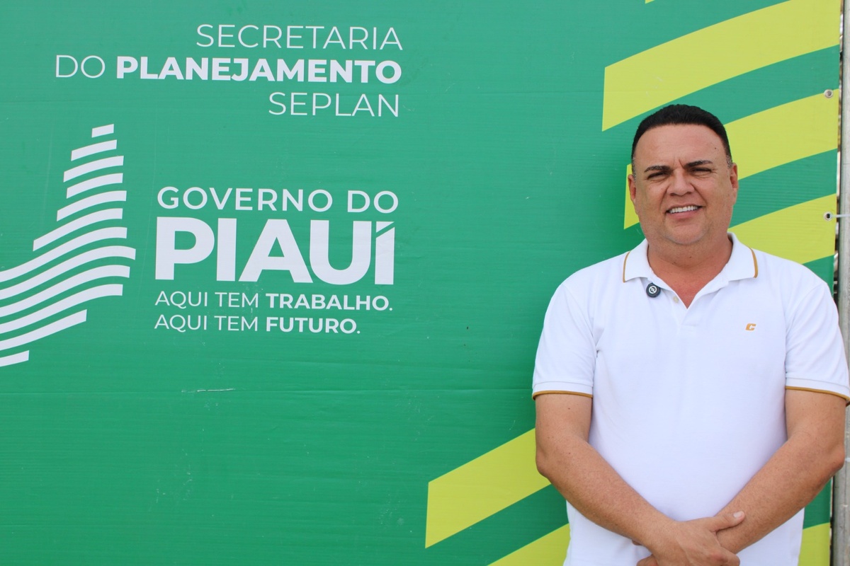 Prefeito Rogério Castro acompanha preparativos para a Feira de Serviços do “Diálogos pelo Piauí”
