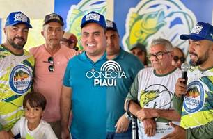 Prefeitura de Guadalupe entrega 20 motores de rabeta a pescadores (Foto: Reprodução) Prefeitura de Guadalupe entrega 20 motores de rabeta a pescadores (Foto: Reprodução)