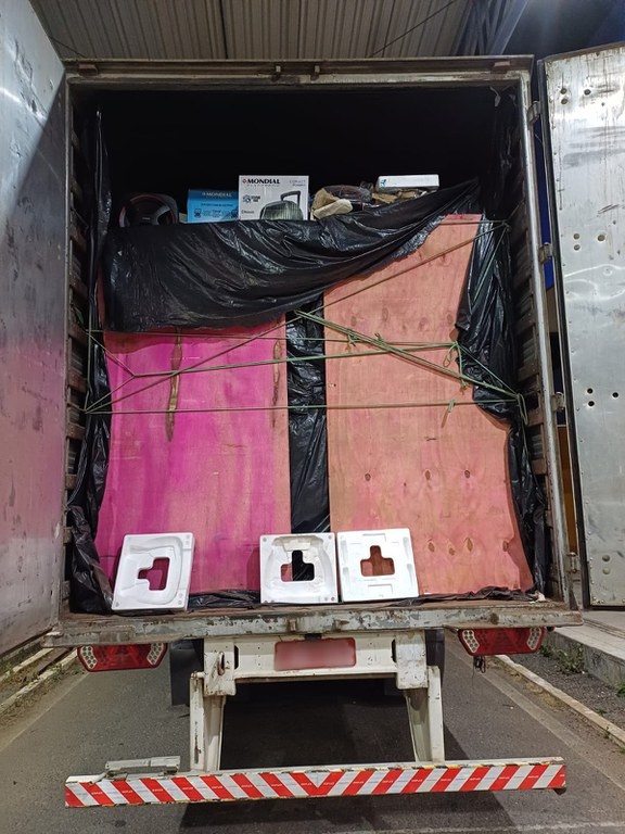 PRF apreende 900 caixas de som sendo transportadas sem nota fiscal no Piauí