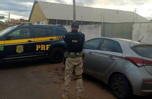 PRF recupera carro roubado e flagra uso de documento falso em Picos e Campo Maior (Foto: Divulgação/PRF)
