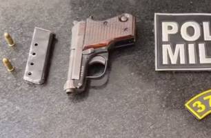 Professora é presa após sacar arma e tenta atirar em servidores no Maranhão (Foto: Reprodução/PM-MA)