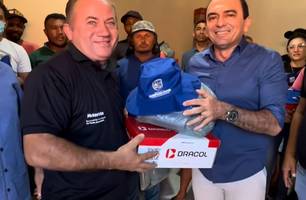 Queimada Nova reforça segurança de trabalhadores da limpeza com entrega de EPIs (Foto: Reprodução/Redes Sociais) Queimada Nova reforça segurança de trabalhadores da limpeza com entrega de EPIs (Foto: Reprodução/Redes Sociais)