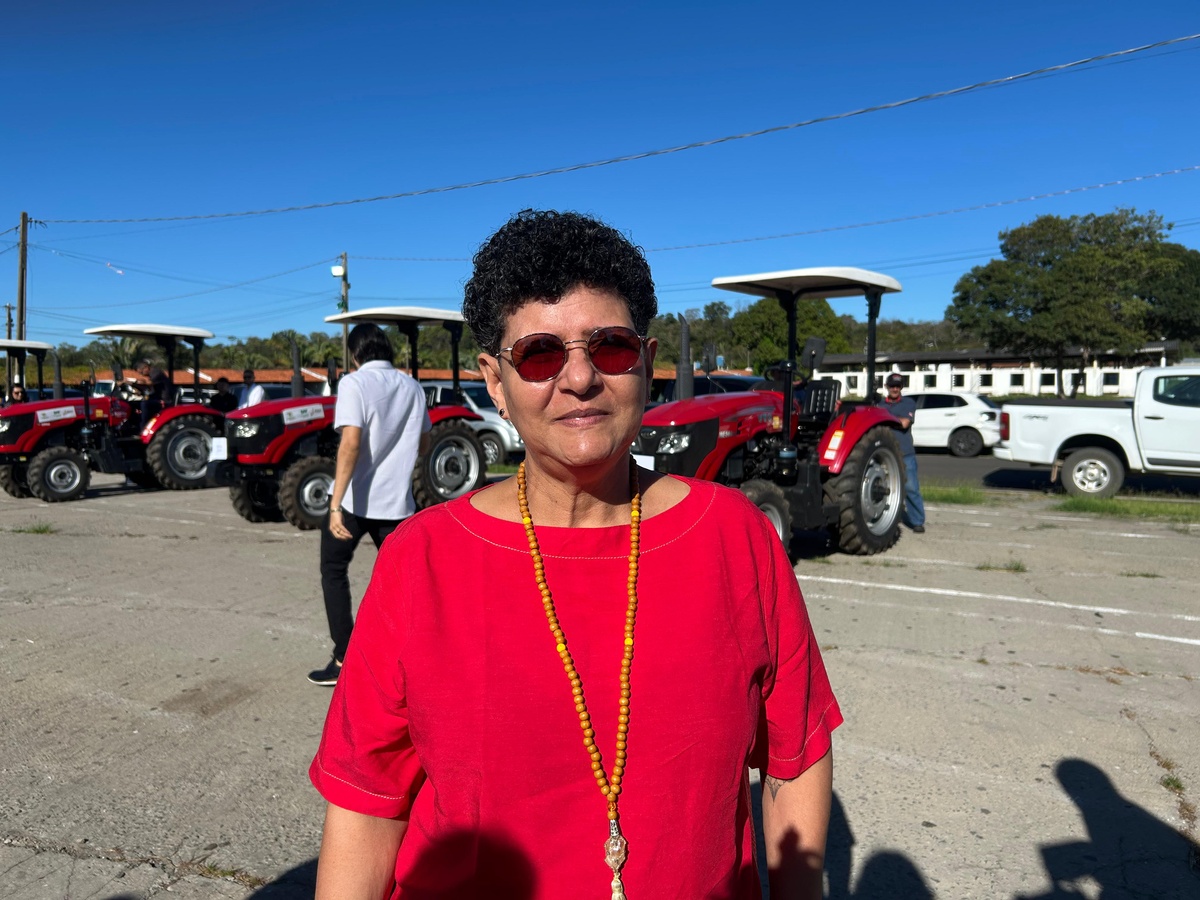 SAF entrega tratores e kits de irrigação para a agricultura familiar