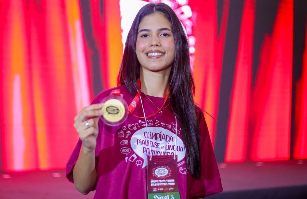 Seduc realiza pagamento de bolsas a 208 estudantes medalhistas da Olimpíada Piauiense de Língua Portuguesa (OLINPI)